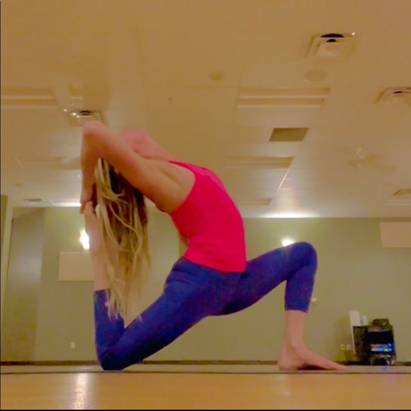 Meet your Posher, Kira - Picture 5 of 7